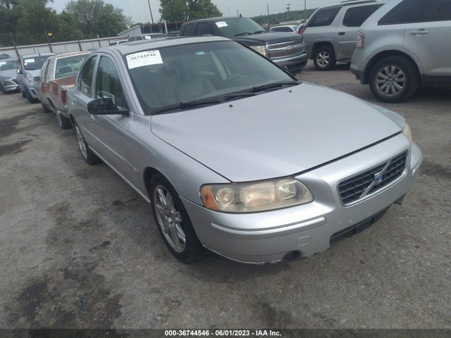2005 VOLVO S60 VIN: YV1RS592252467252