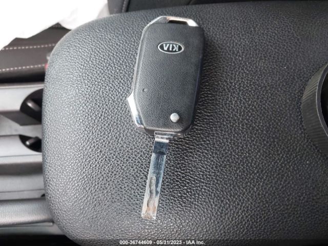 3KPF24AD8LE209379 KIA Forte Lxs
