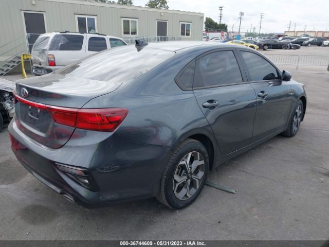 3KPF24AD8LE209379 KIA Forte Lxs