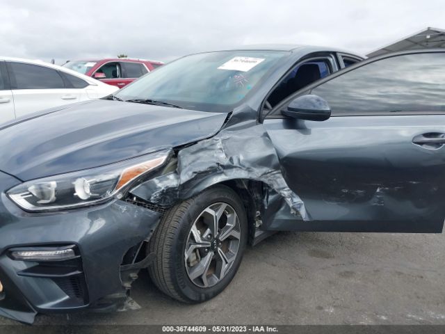 3KPF24AD8LE209379 KIA Forte Lxs