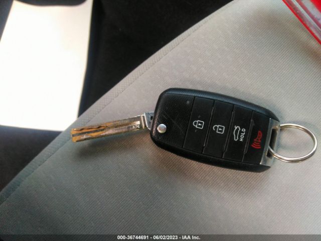 5XXGM4A75FG360698 KIA Optima Lx