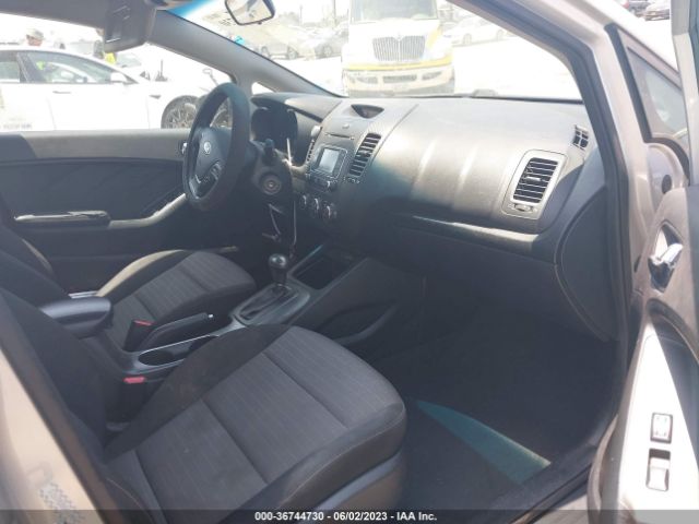 KNAFX5A80G5619215 KIA Forte 5-door Ex