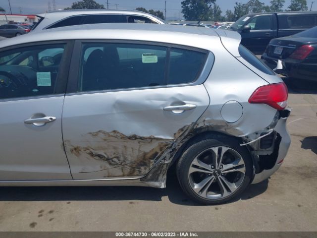 KNAFX5A80G5619215 KIA Forte 5-door Ex