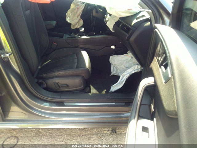 WAUBBAF45NN011361 Audi A4 Sedan Premium Plus