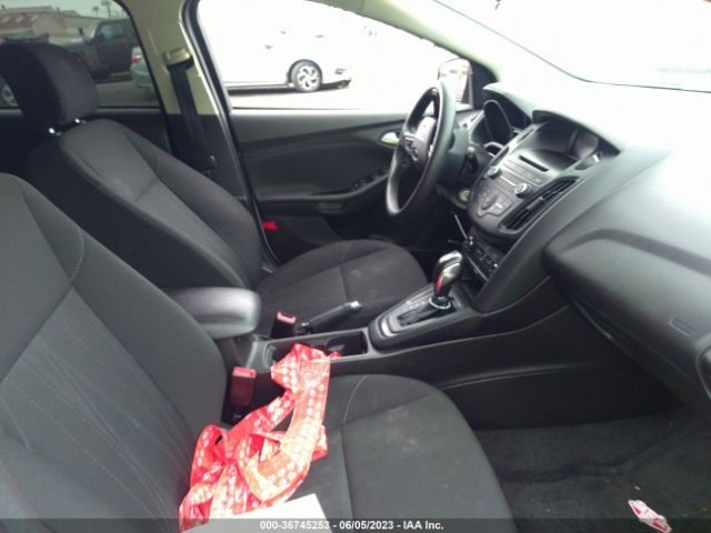 1FADP3K24GL264396 Ford FOCUS SE