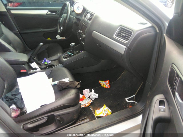 3VWD17AJ7EM400038 Volkswagen Jetta Sedan Se