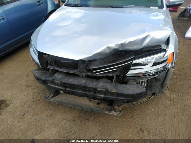 3VWD17AJ7EM400038 Volkswagen Jetta Sedan Se