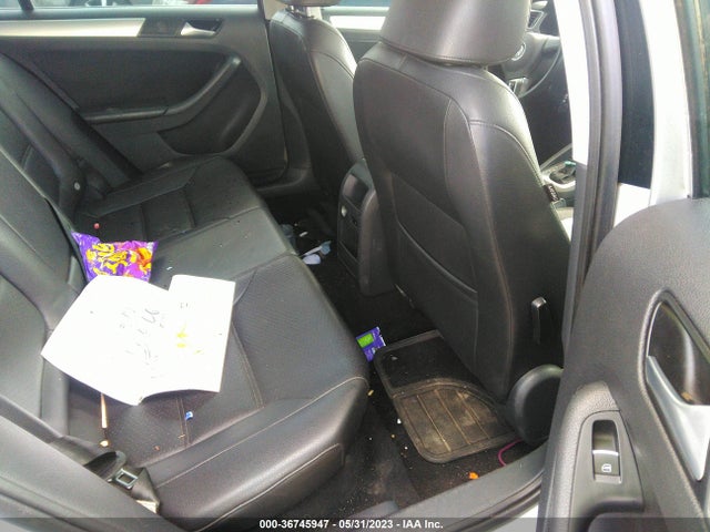 3VWD17AJ7EM400038 Volkswagen Jetta Sedan Se