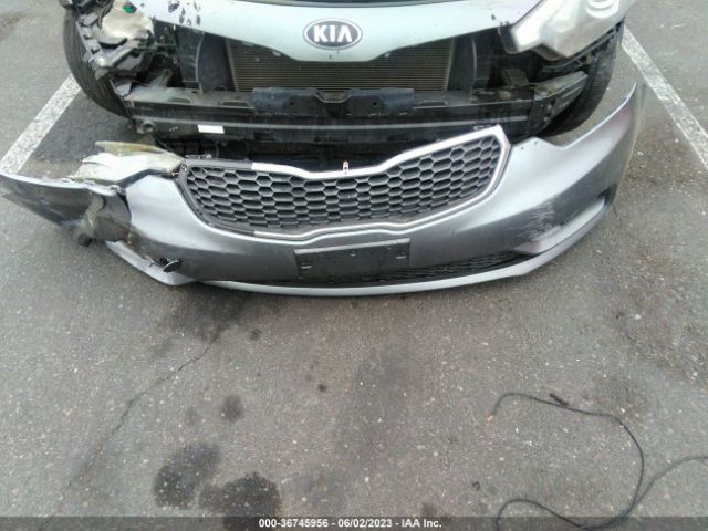 KNAFX5A82G5631771 KIA Forte 5-door Ex
