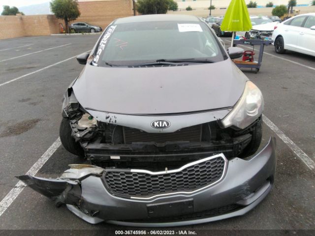 KNAFX5A82G5631771 KIA Forte 5-door Ex