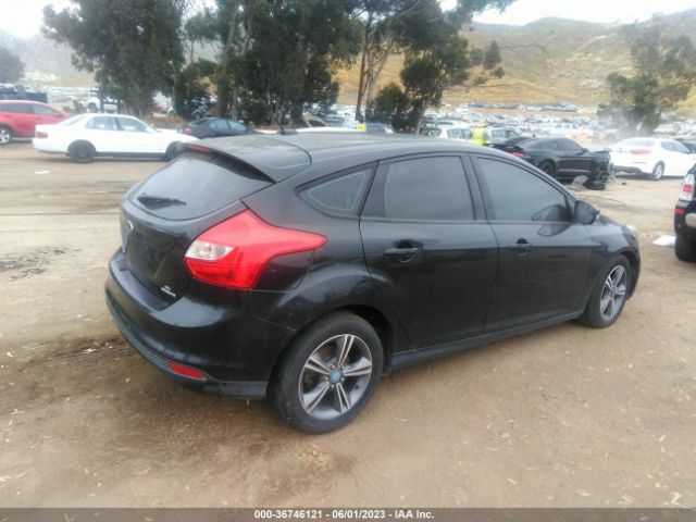 1FADP3K21EL403221 Ford FOCUS SE