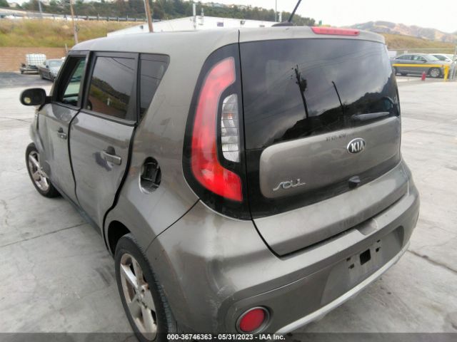 KNDJP3A56J7552137 KIA SOUL +