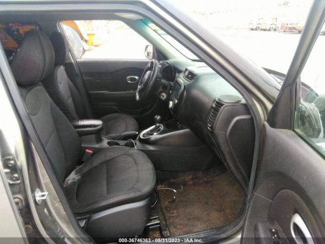 KNDJP3A56J7552137 KIA SOUL +
