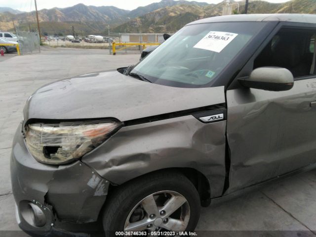 KNDJP3A56J7552137 KIA SOUL +