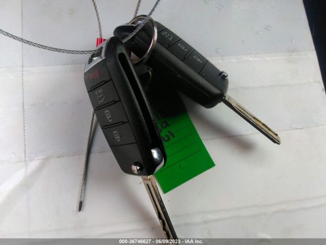 KNDJP3A51J7594358 KIA SOUL +