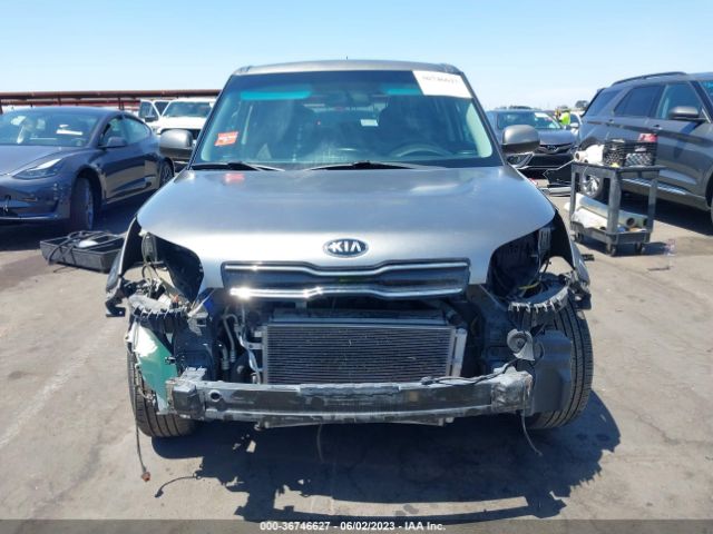 KNDJP3A51J7594358 KIA SOUL +