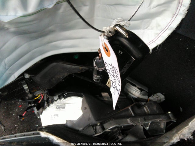 Toyota C-HR XLE 2018 NMTKHMBX3JR000624 Image 3