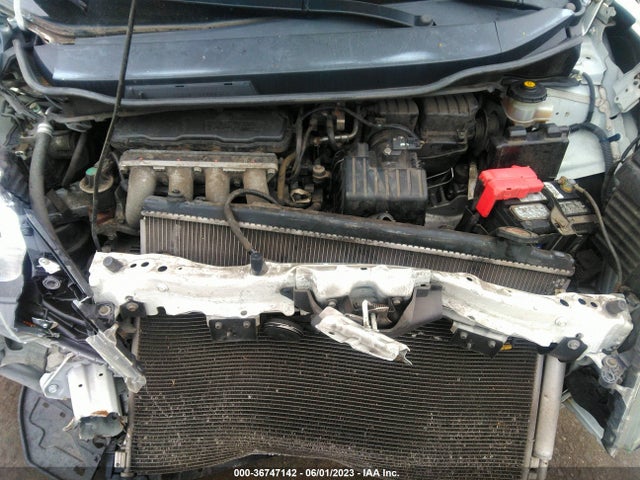 2013 HONDA FIT VIN: JHMGE8H37DC080963