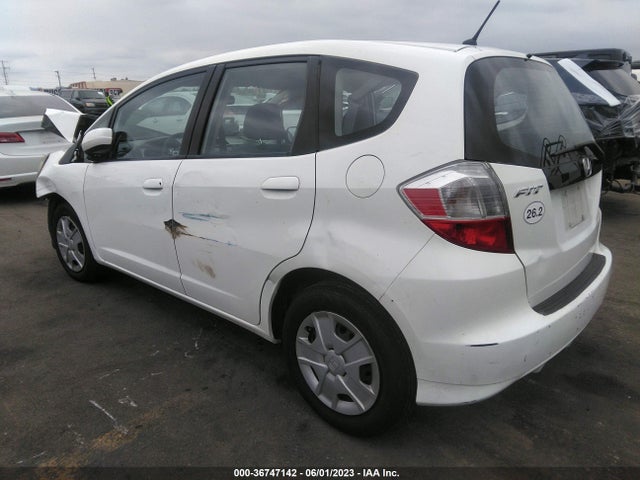 2013 HONDA FIT VIN: JHMGE8H37DC080963