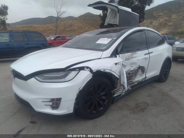 2019 Tesla Model X, VIN: 5YJXCBE28KF158926