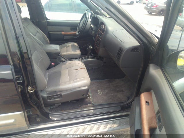 1999 INFINITI QX4 LUXURY VIN: JNRAR05Y7XW040690