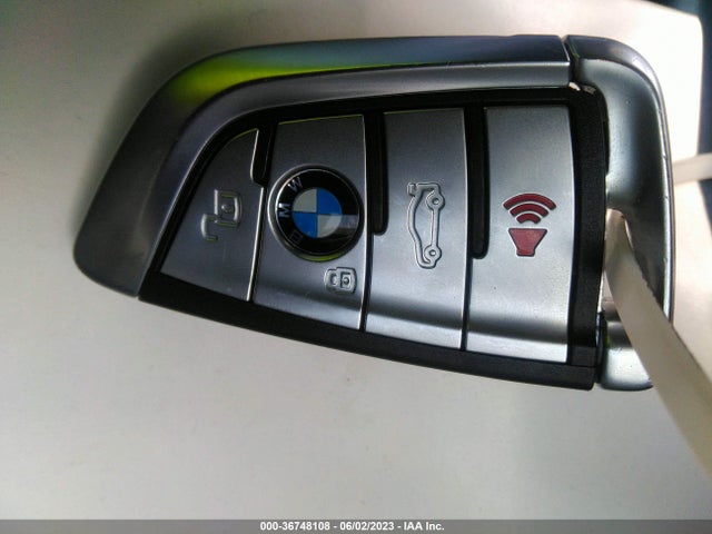 2022 BMW M8, VIN: WBSGV0C08NCJ85389