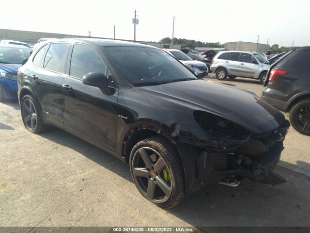 2017 Porsche Cayenne, VIN: WP1AE2A29HLA72860