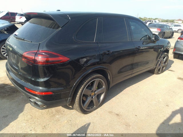 2017 Porsche Cayenne, VIN: WP1AE2A29HLA72860