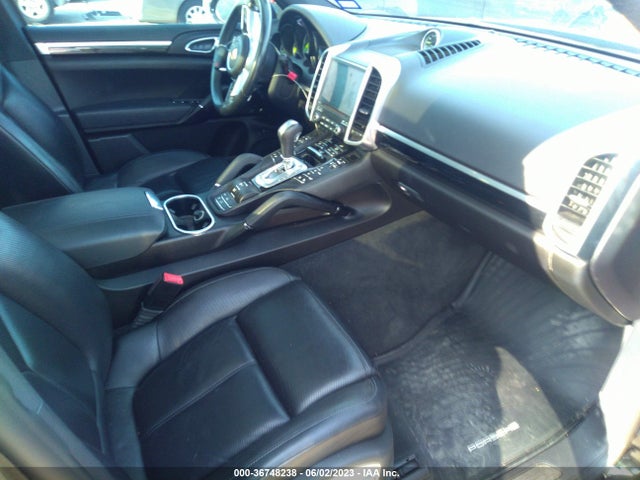 2017 Porsche Cayenne, VIN: WP1AE2A29HLA72860