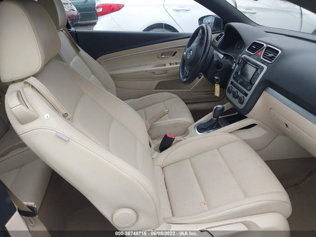 2016 Volkswagen Eos, VIN: WVWBW8AH8GV000268