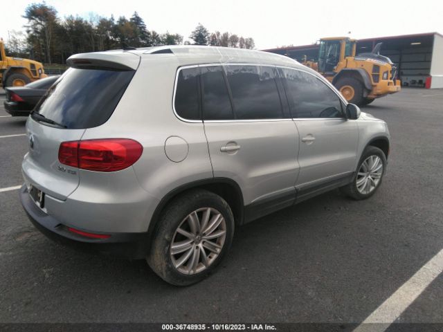 2012 VOLKSWAGEN TIGUAN WVGAV7AX3CW558139 Photo 3
