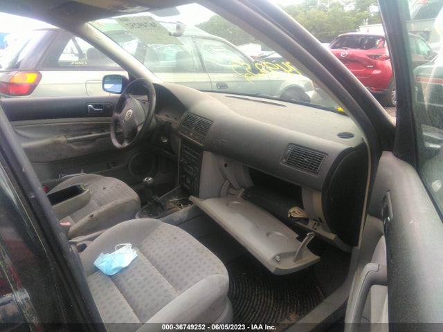 2002 VOLKSWAGEN GOLF GLS VIN: 9BWGK61J024006028