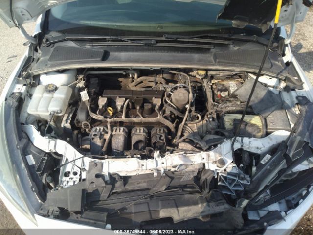 1FADP3F22FL300031 Ford FOCUS SE
