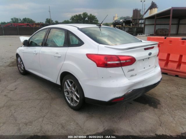 1FADP3F22FL300031 Ford FOCUS SE