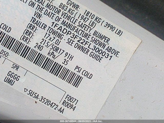 1FADP3F22FL300031 Ford FOCUS SE