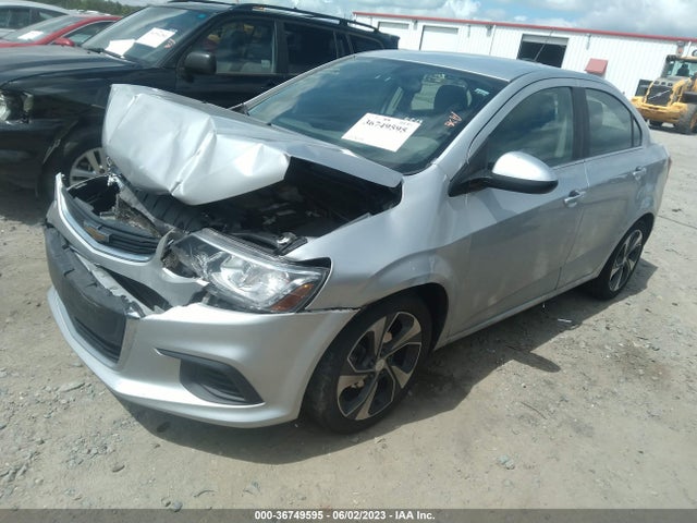 Chevrolet Sonic Premier 2018 1G1JF5SB5J4134231 Image 2