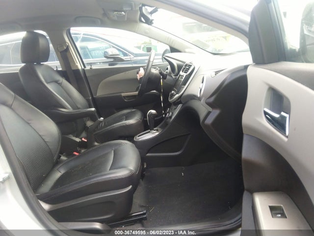 Chevrolet Sonic Premier 2018 1G1JF5SB5J4134231 Image 5