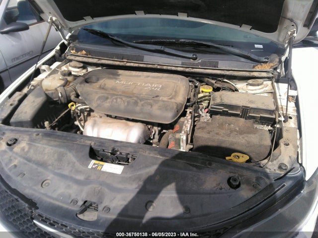 1C3CCCBB9FN747262 Chrysler 200 S