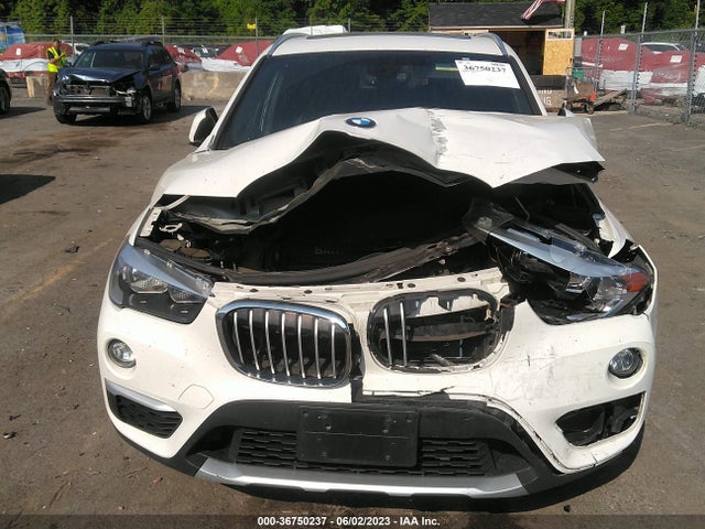BMW X1 Xdrive28i 2018 WBXHT3C38J5F92355 Image 6