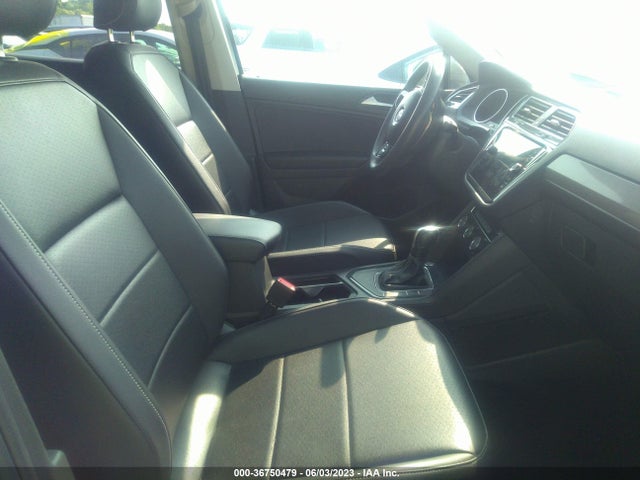 3VV3B7AX2MM055498 Volkswagen Tiguan Se/se R-line Black/sel