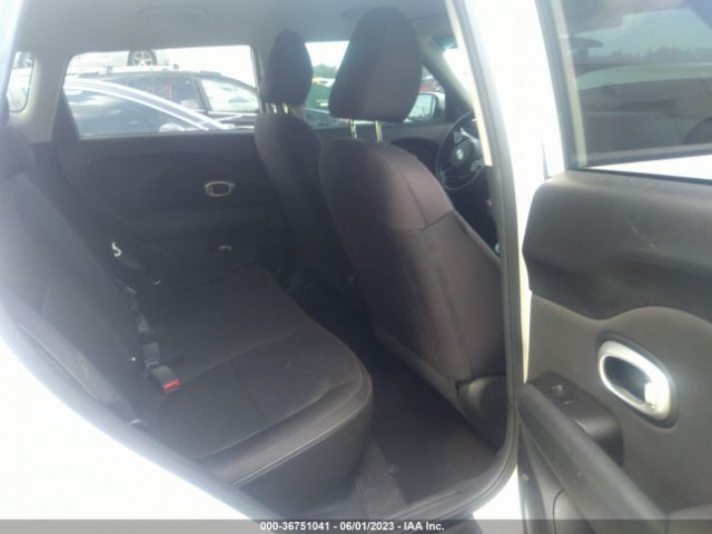 KNDJN2A28F7204675 KIA Soul Base