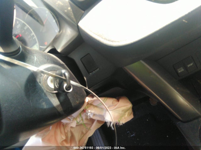 Toyota RAV4 LE 2016 JTMZFREV9GJ083270 Image 3