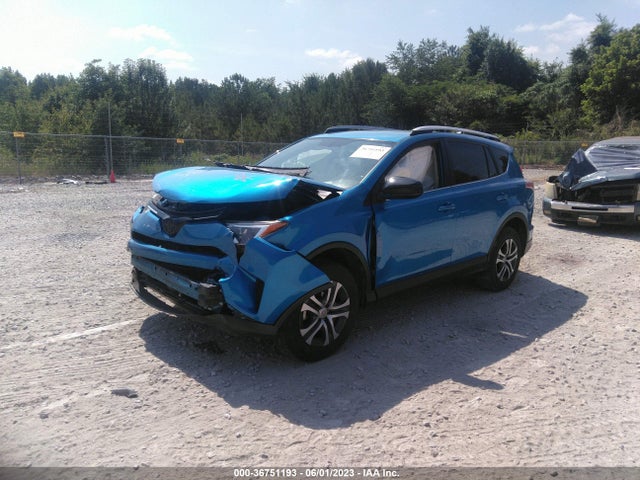 Toyota RAV4 LE 2016 JTMZFREV9GJ083270 Image 2