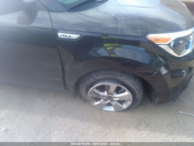 KNDJN2A27H7474807 KIA Soul Base