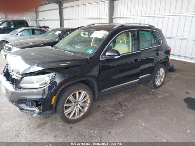 WVGAV7AX7FW506324 Volkswagen TIGUAN SE