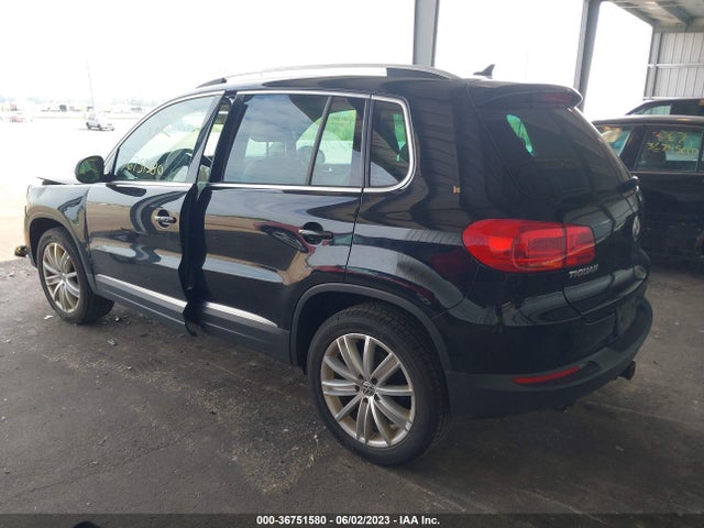 WVGAV7AX7FW506324 Volkswagen TIGUAN SE