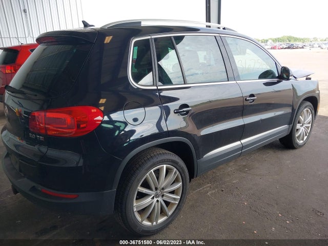 WVGAV7AX7FW506324 Volkswagen TIGUAN SE