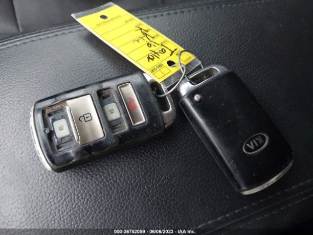 KNALN4D71G5207956 KIA Cadenza Premium