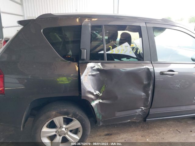 1C4NJDEBXGD594426 Jeep Compass Latitude