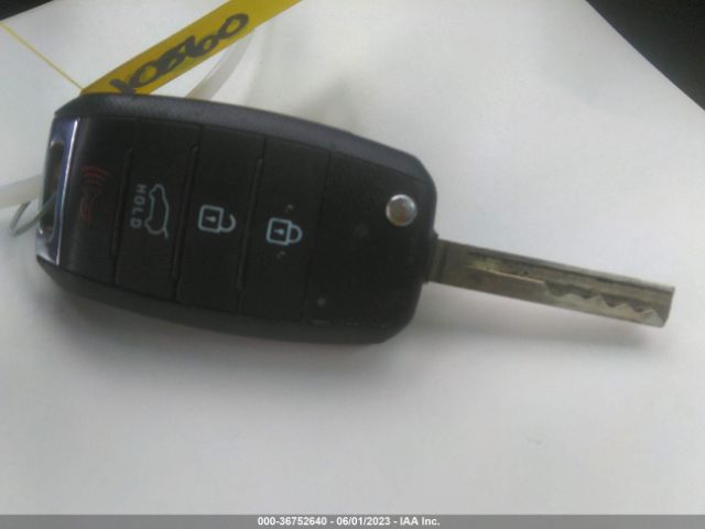 5XYPG4A37HG276840 KIA SORENTO LX